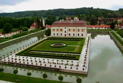 Zámek Kratochvíle od severu (foto Kožušník)