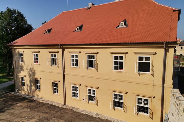 Jižní křídlo hospodářského dvora, po obnově